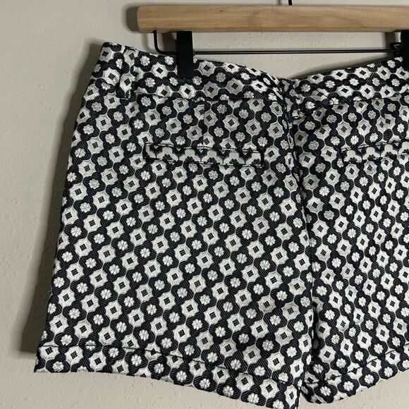 Loft Geometric Print Flat Front Shorts Size 8 - Picture 7 of 13